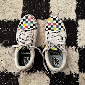 MoMA Vans 🌈🦄